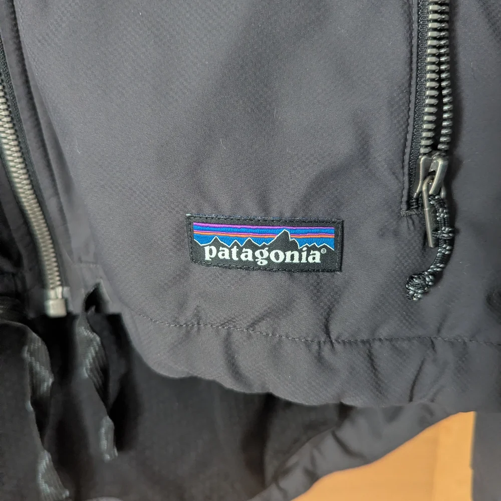 Patagonia Black Hooded Jacket - Picture 3 of 8